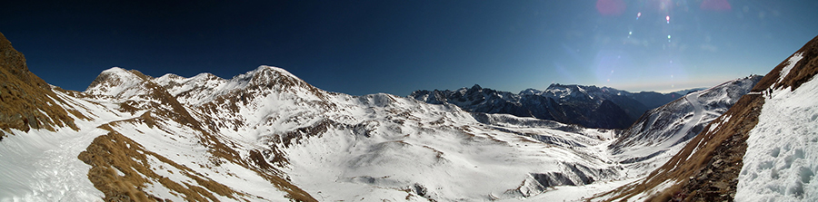 Salendo dalla Terrazza Salomon dl Lago MOro sul sentiero 204